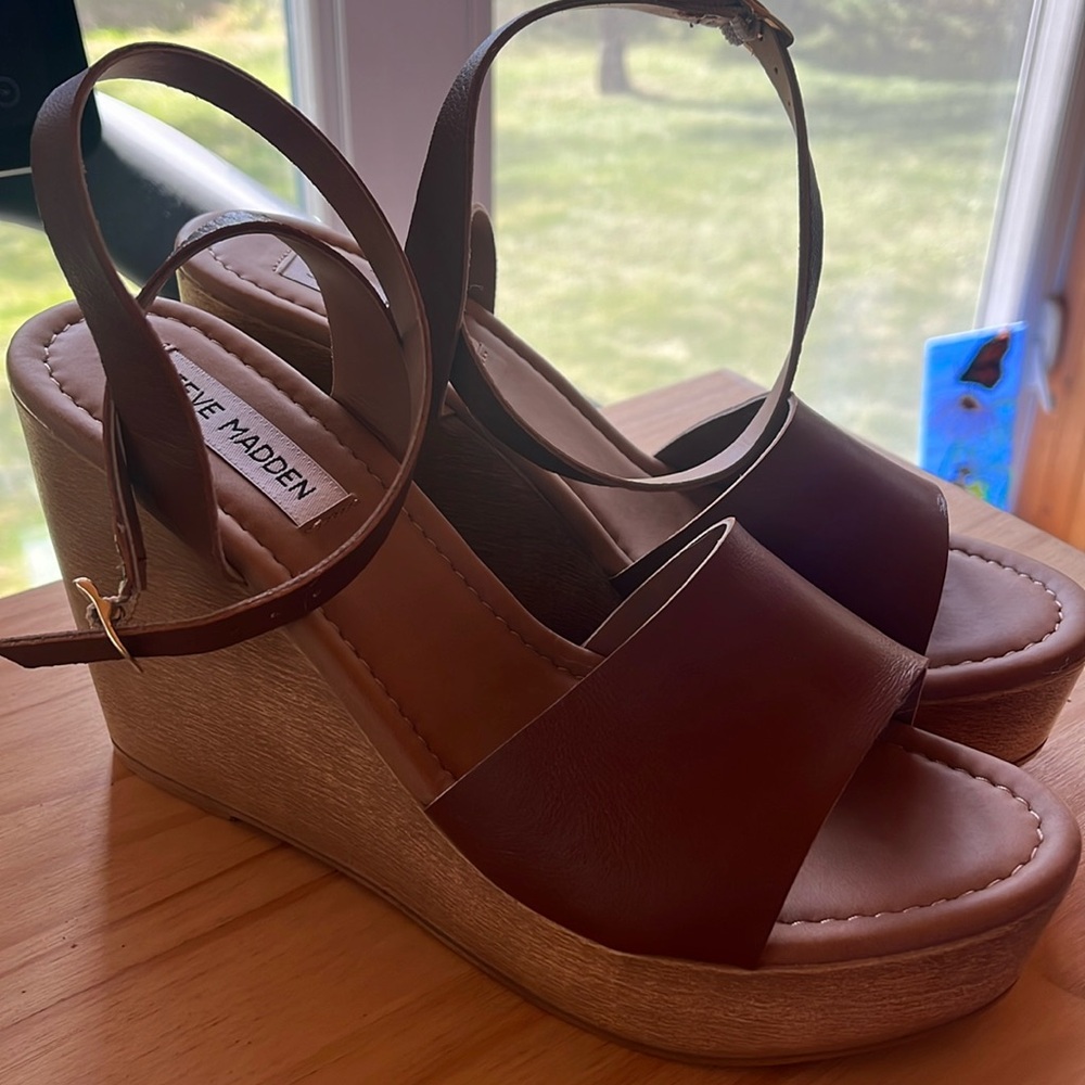 Steve Madden wedge in Brown